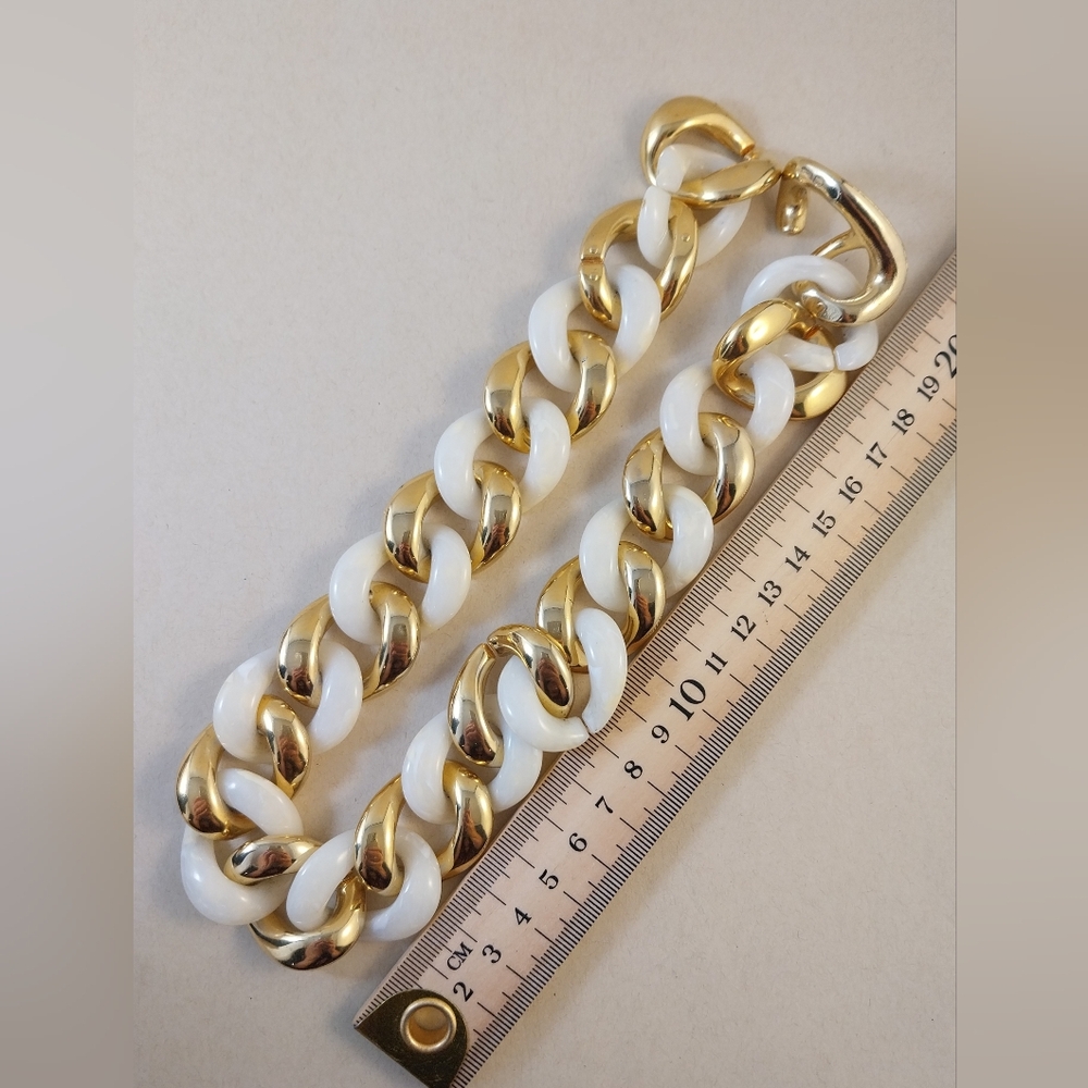 Chic Gold and White Link Necklace - Picture 7 of 12